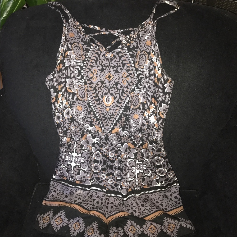 Comfy romper! - Picture 2 of 3