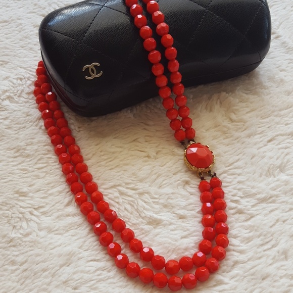 Vintage red bead necklace - Picture 1 of 5