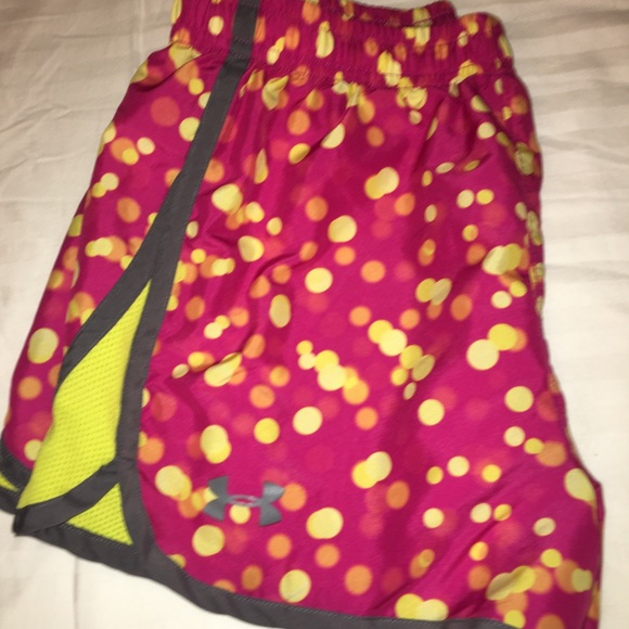 Under armour running shorts - Picture 3 of 3