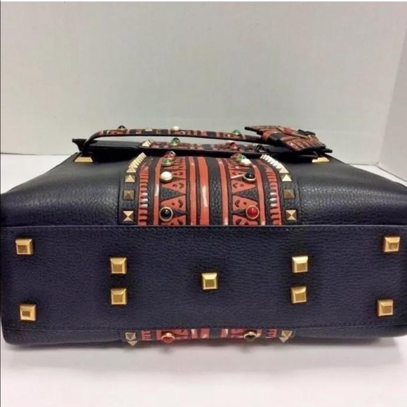 ♦️Sold♦️Valentino Rockstud Convertible Tribal Bag - Picture 4 of 8