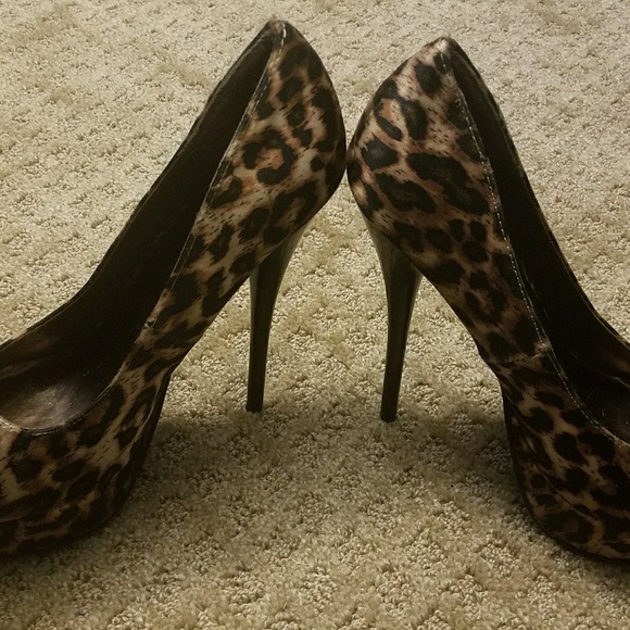 Leopard Print Heels! - Picture 2 of 4