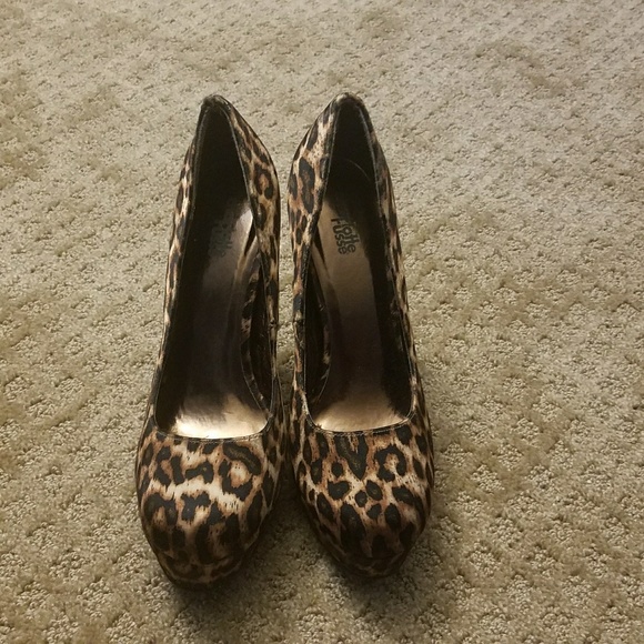Leopard Print Heels! - Picture 3 of 4