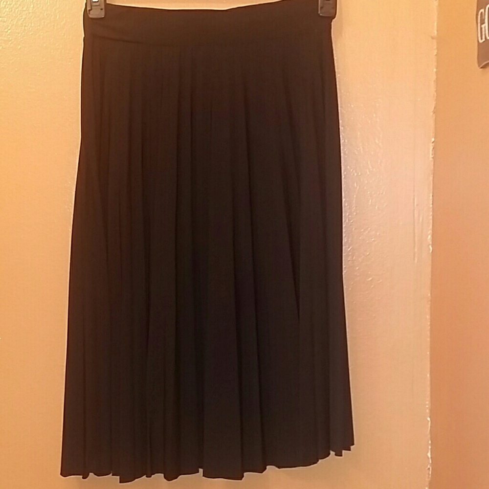 Black  pleated skirt