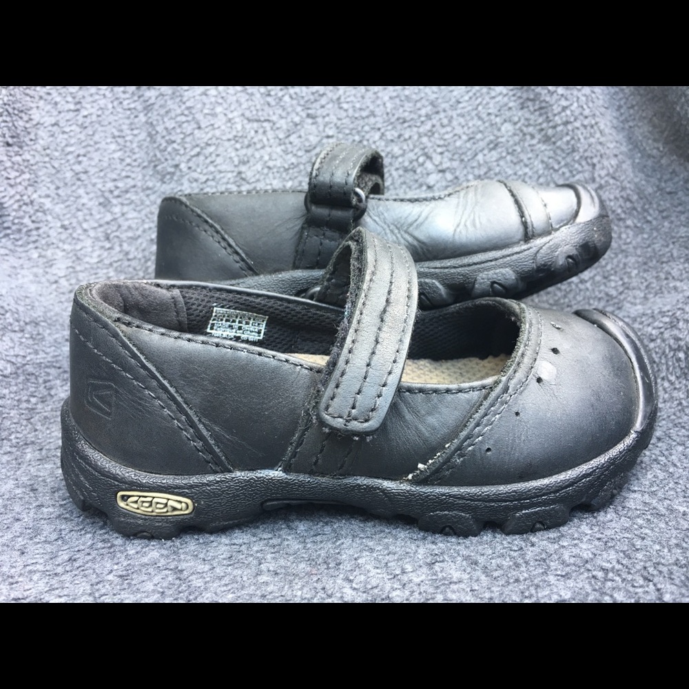 KEEN girls shoes