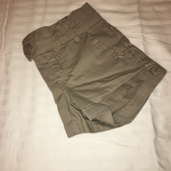 Khaki shorts - Picture 2 of 4