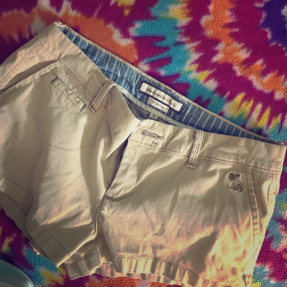Size 4 Abercrombie & Fitch Beige Shorts