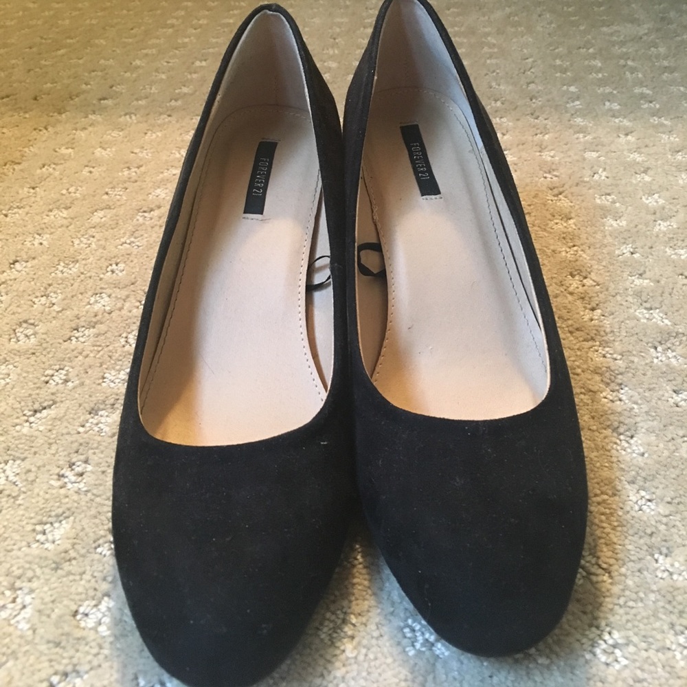 Forever 21 BLACK SUEDE HEELS - never worn!!
