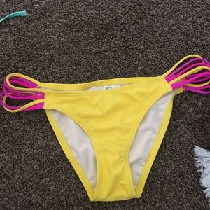 High cut bikini bottoms