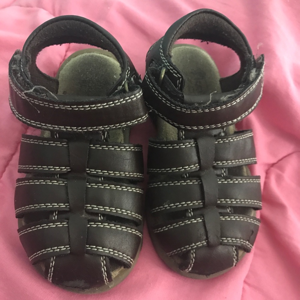 Toddler size 6 sandals