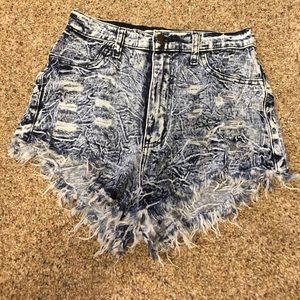 Distressed high-waisted shorts!