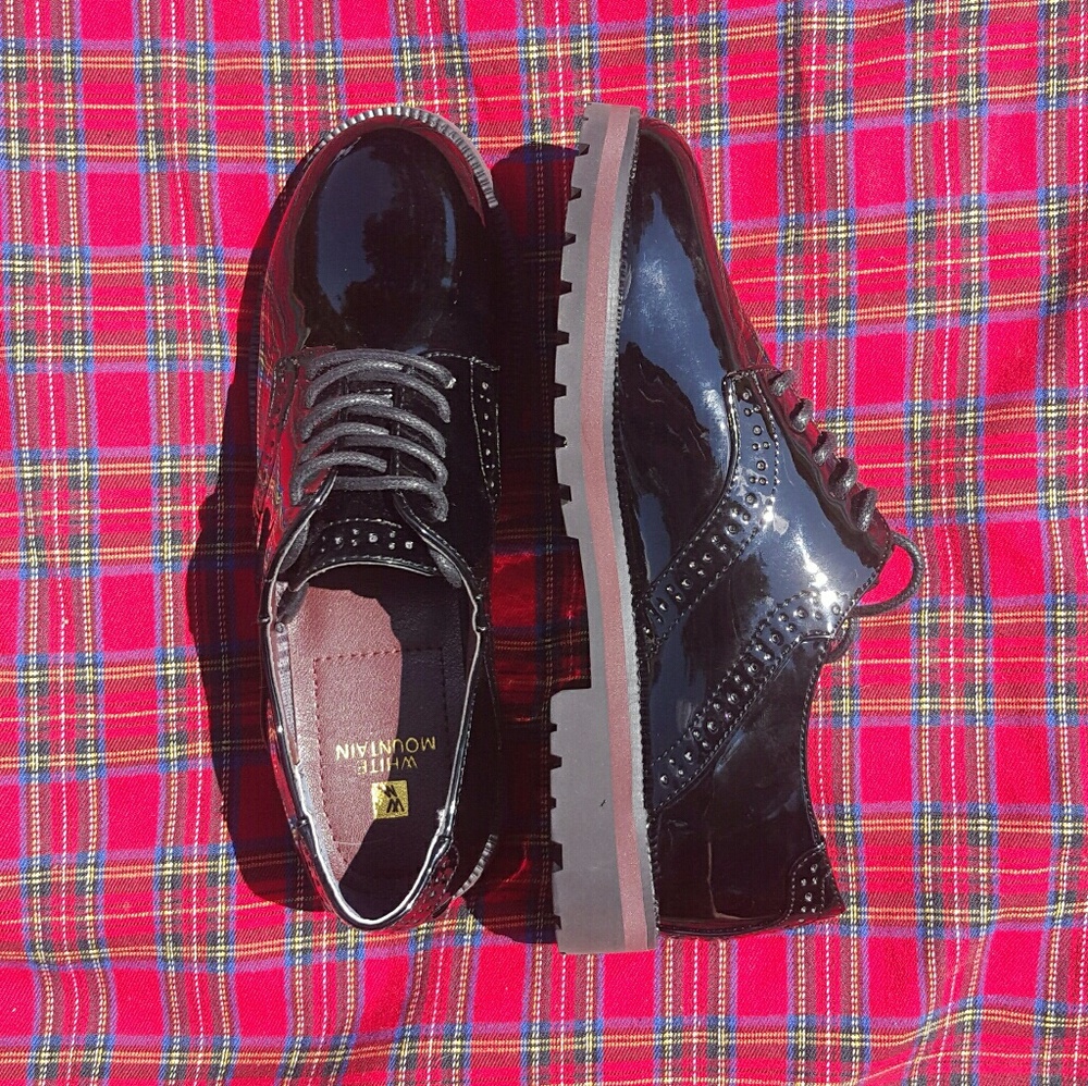 Unused White Mountain Oxfords - Size 6