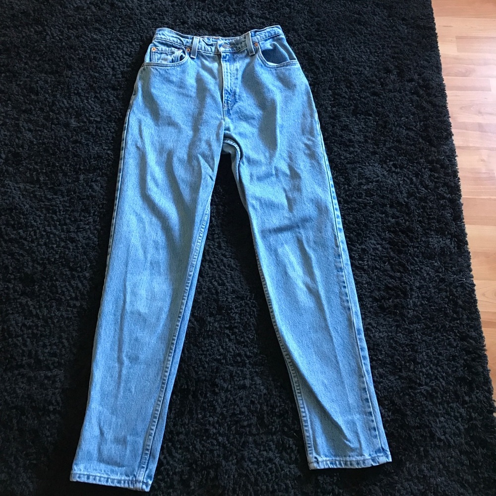 Levi vintage  high waisted jeans 551 relaxed fit