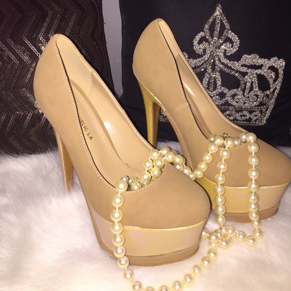 High heels camel