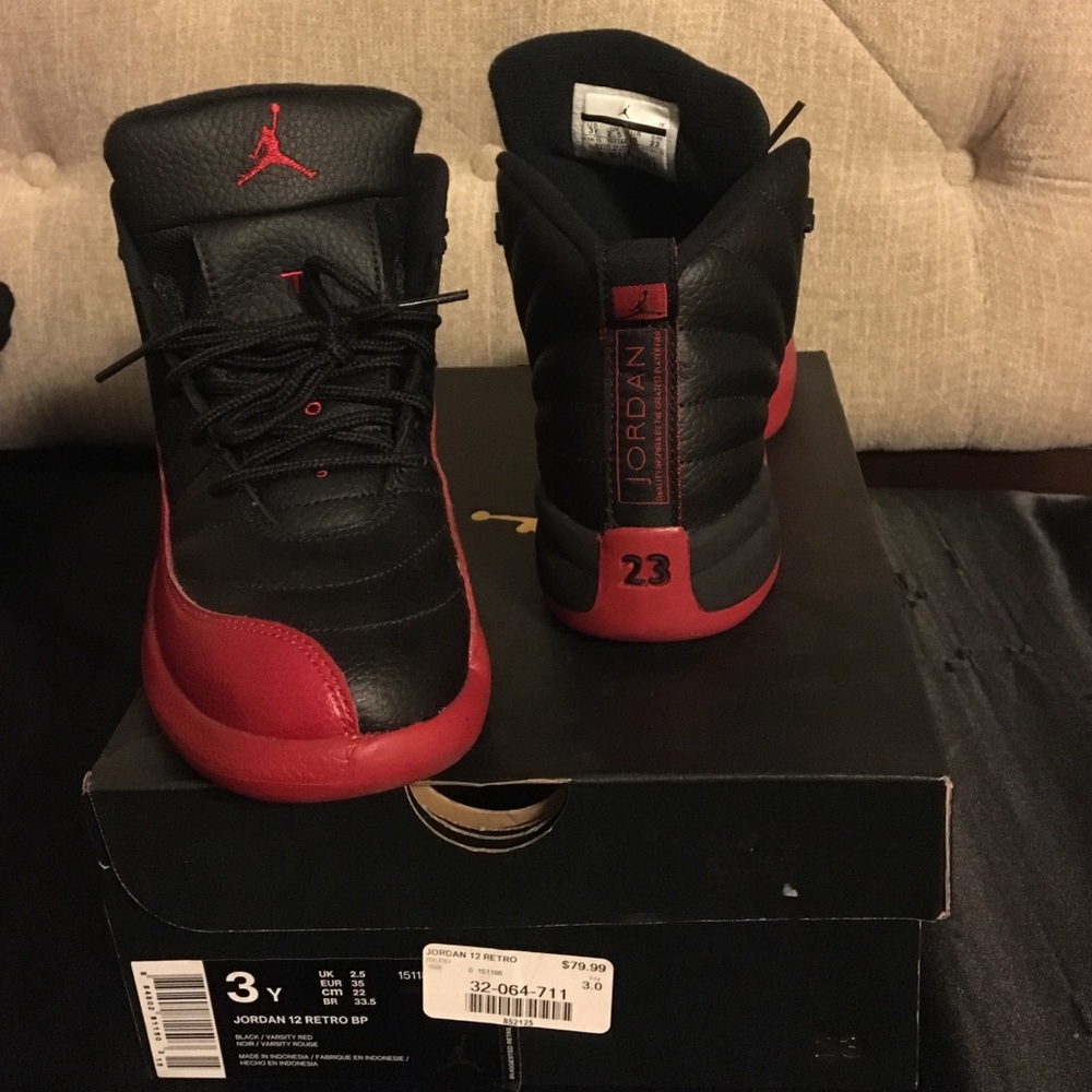 FLU -Jordan 12 retro * kids size 3 * worn once