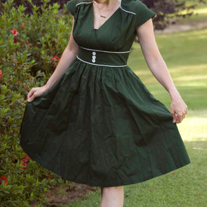 Small Emerald Green Pin-Up Dress Lindy Bop UK