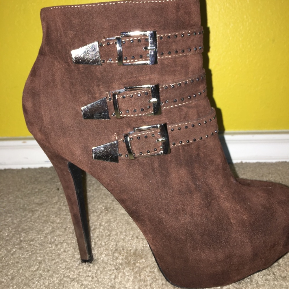 Ankle boots