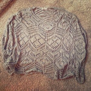 Lightweight short sleeved sweater