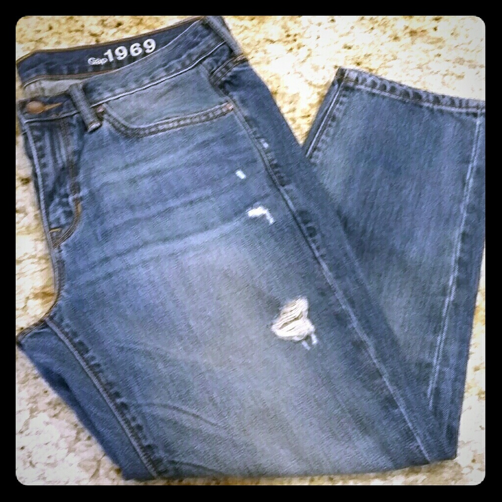 Size 29p Gap 1969  Sexy Boyfriend Crop Jeans
