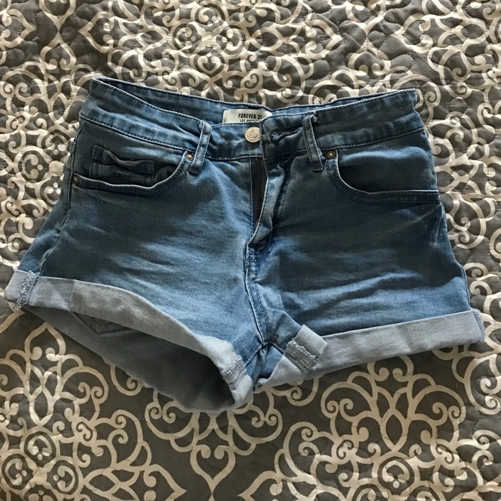 *BARELY WORN* F21 Cuffed Light wash Jean Shorts