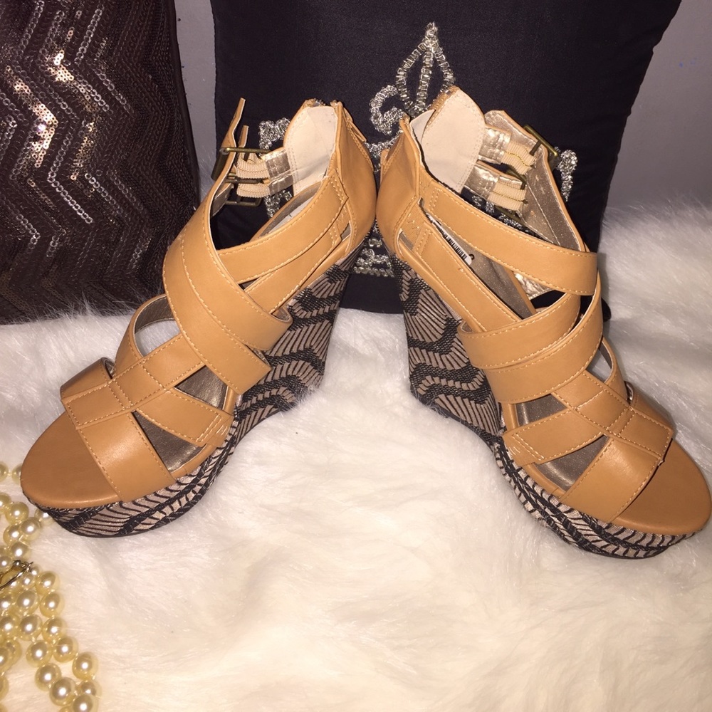 Pair if camel wedges - Picture 2 of 5
