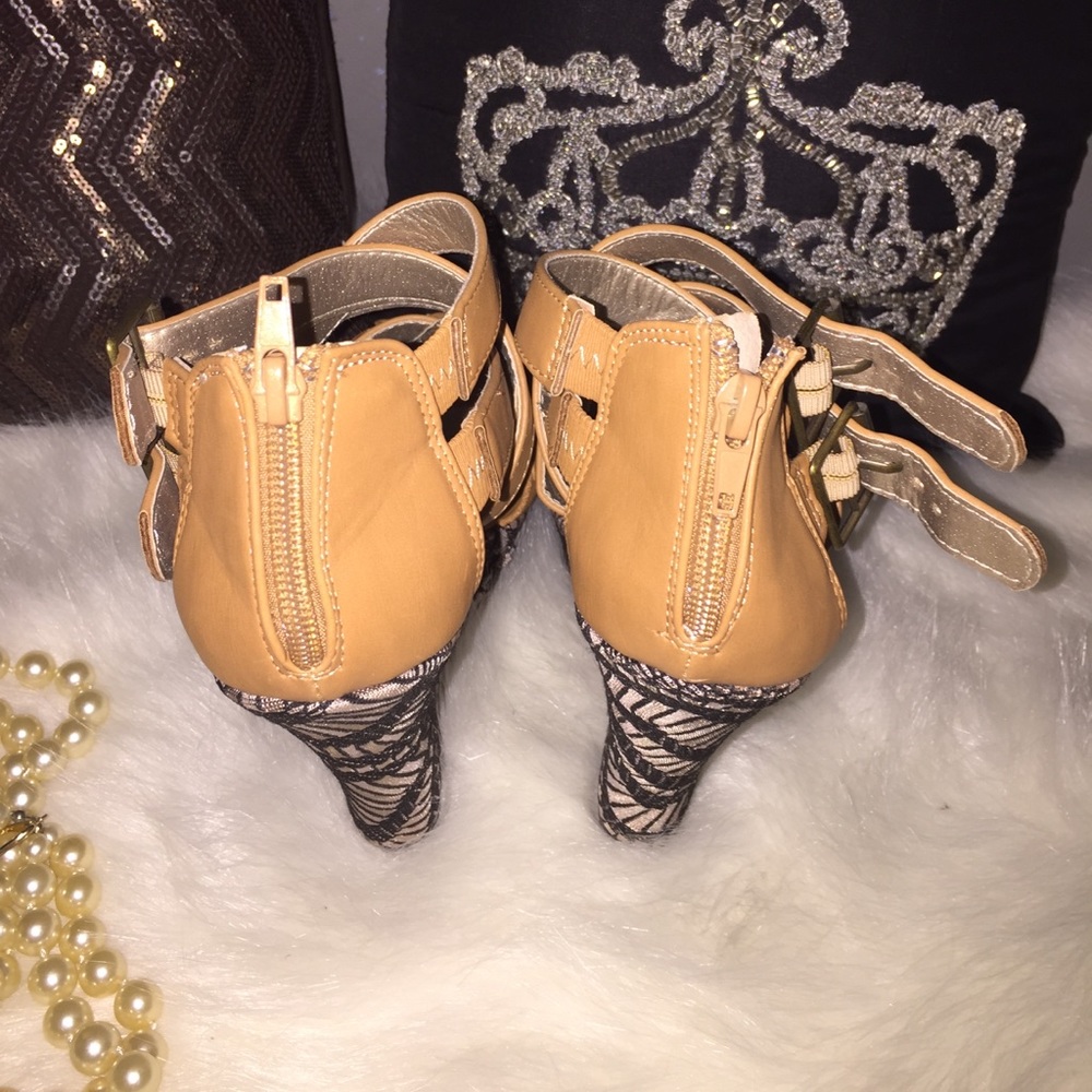 Pair if camel wedges - Picture 3 of 5