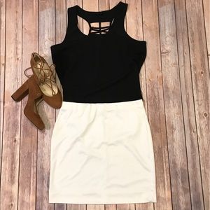 FOREVER 21 Fitted White Skirt SIZE L