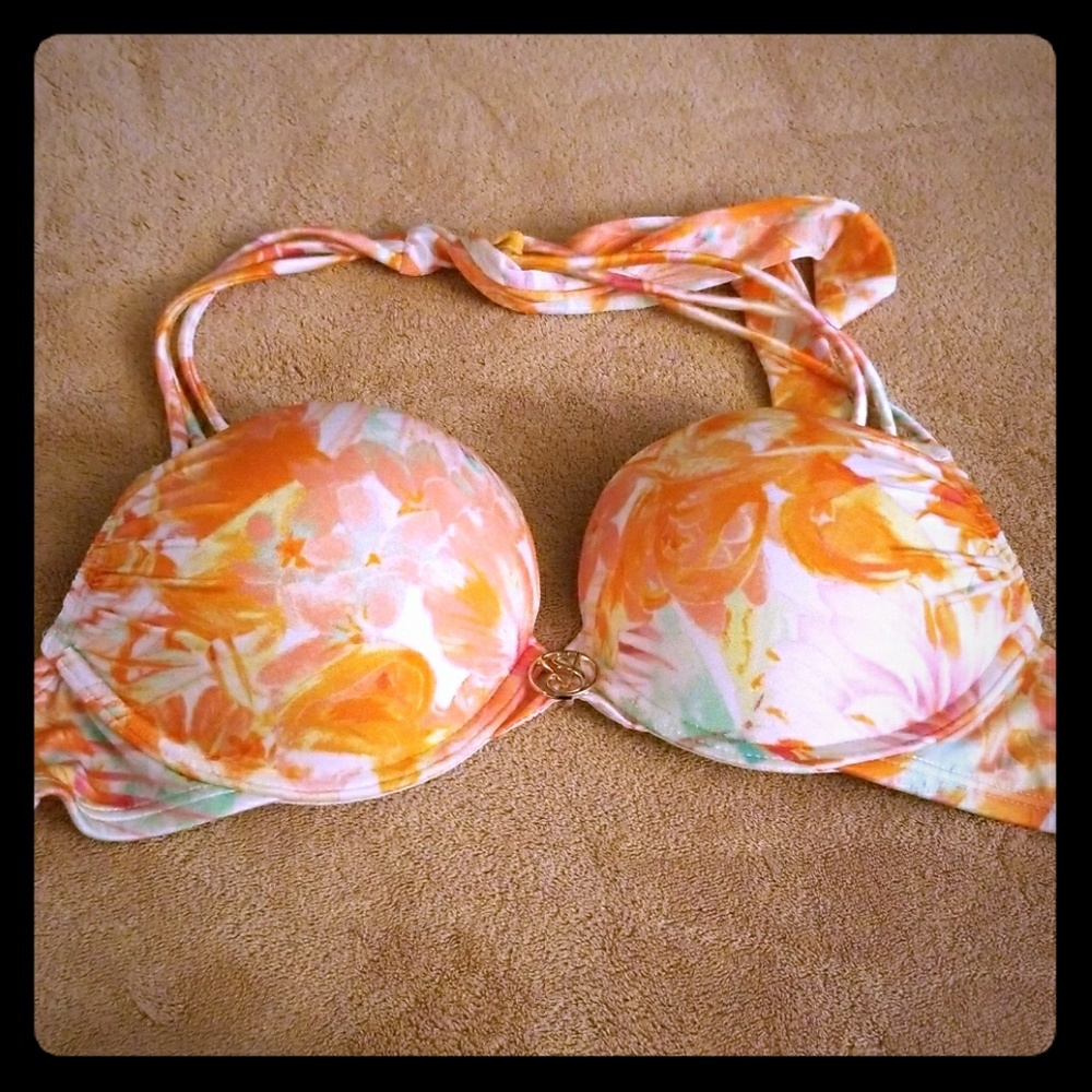 Victoria's secret miraculous swim top 32C