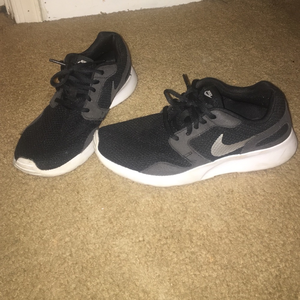 USES Nike roshes * women's 7 1/2 *