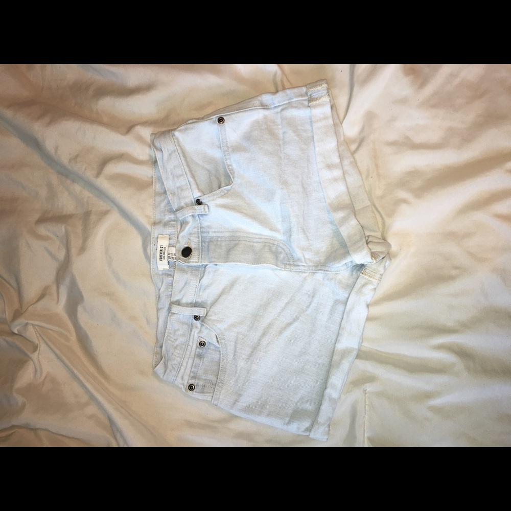 Light wash jean shorts - Forever21