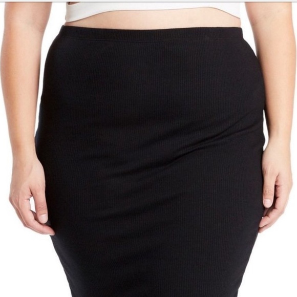 Black Ribbed MIdi skirt - Picture 3 of 5