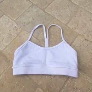 White lululemon sports bra