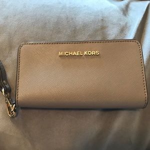 Michael Kors wristlet