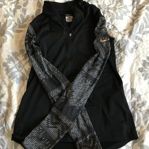 Nike pro black zip up size large