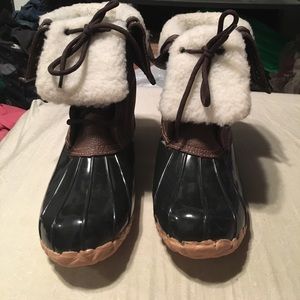 Duck boots