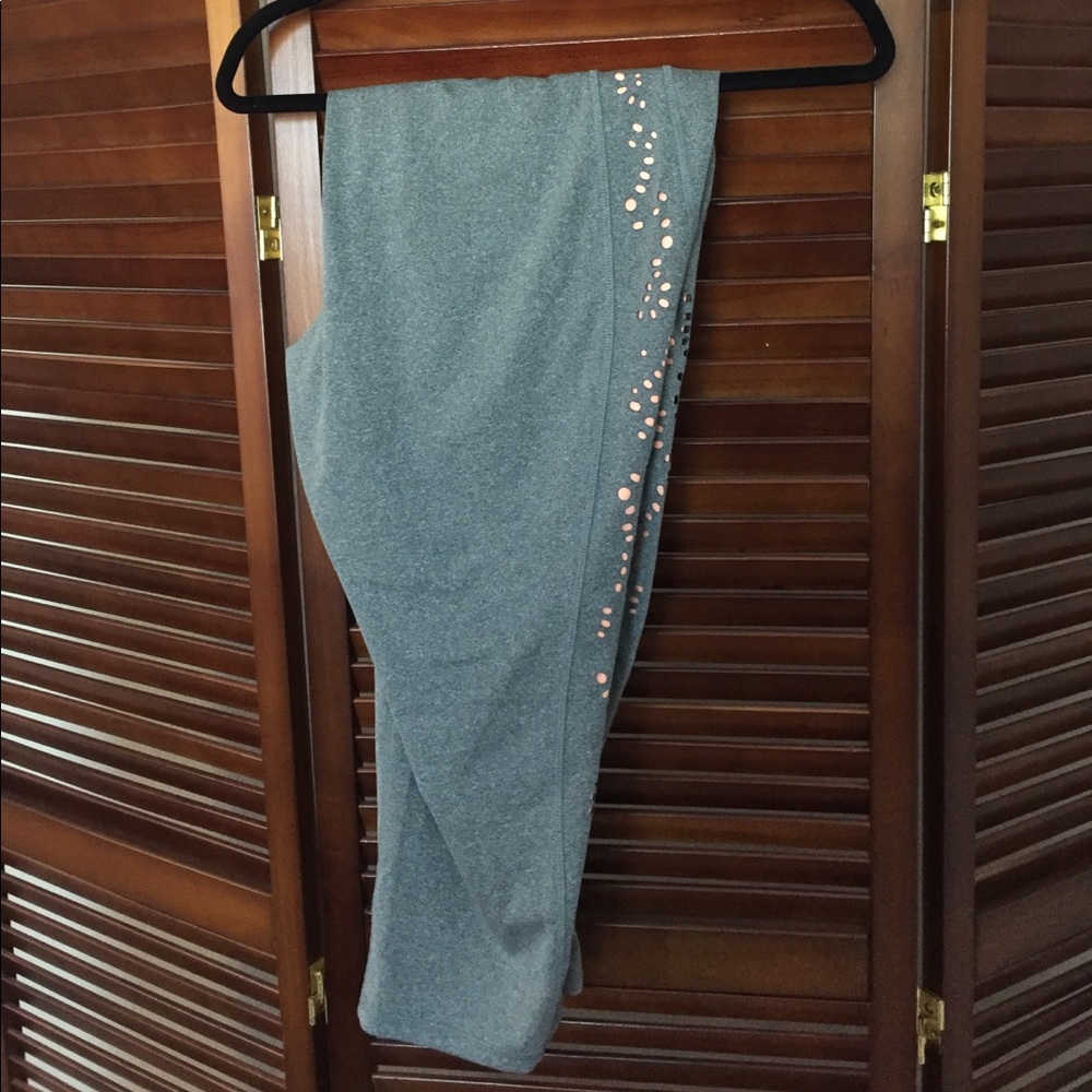 Plus size workout capris