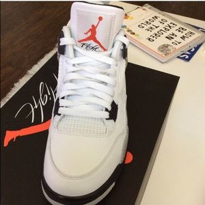 Jordan 4 (White Cement)