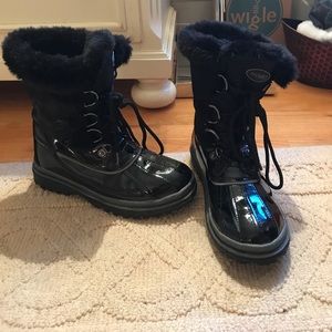 Barely used Khombu snowboots