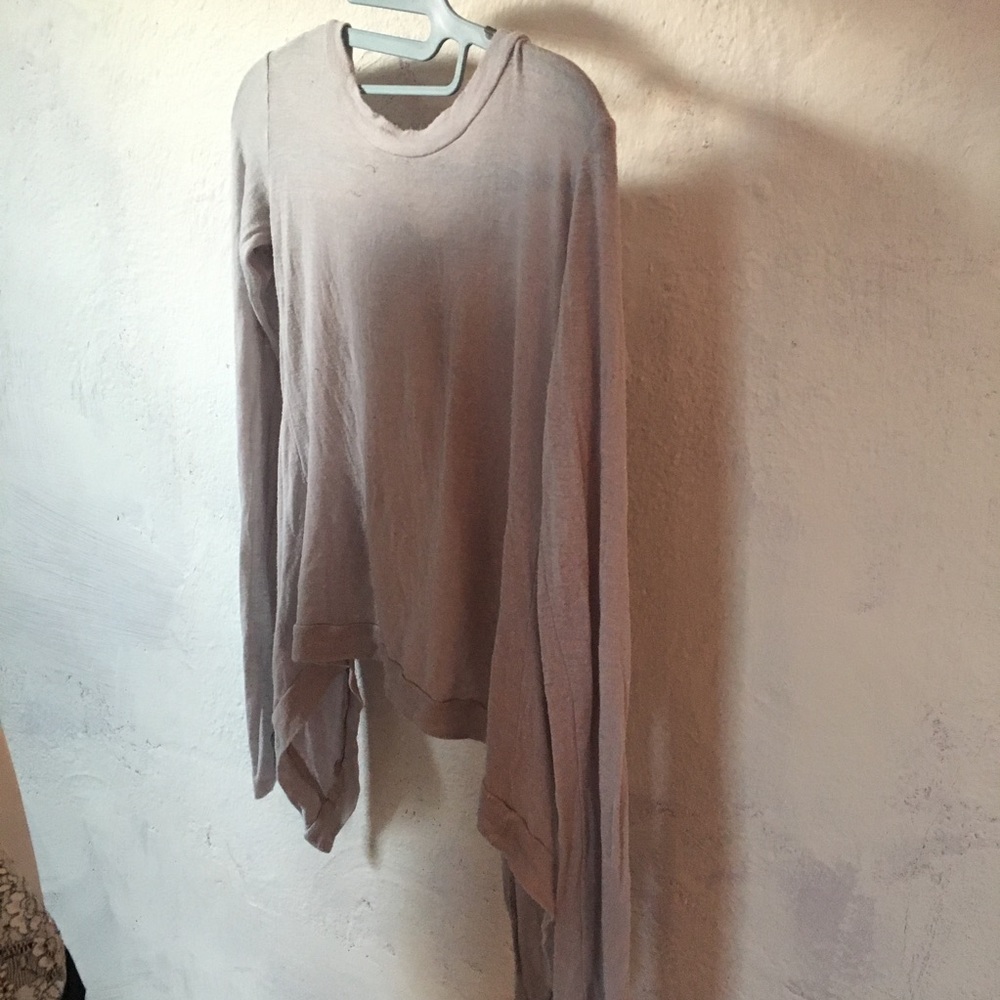 OPEN BACK LONGSLEEVE TOP
