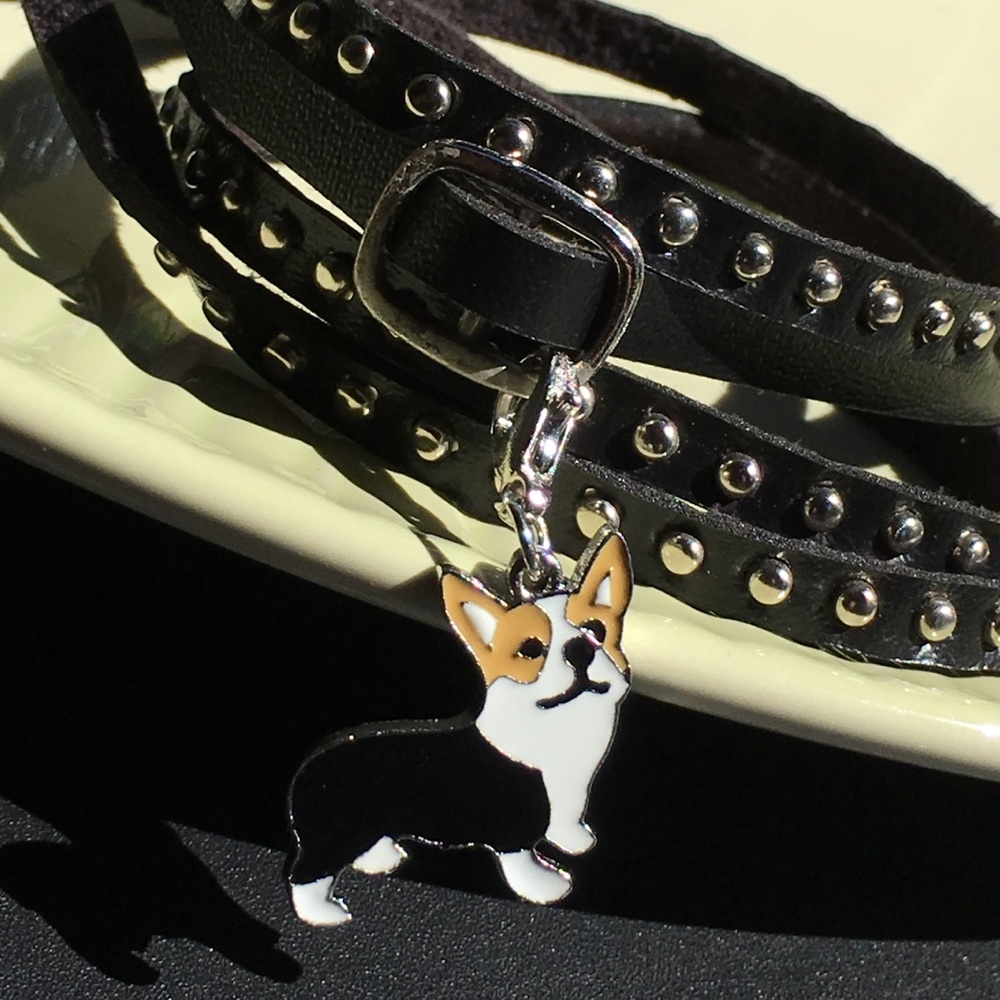 Corgi enamel clip on necklace or bracelet
