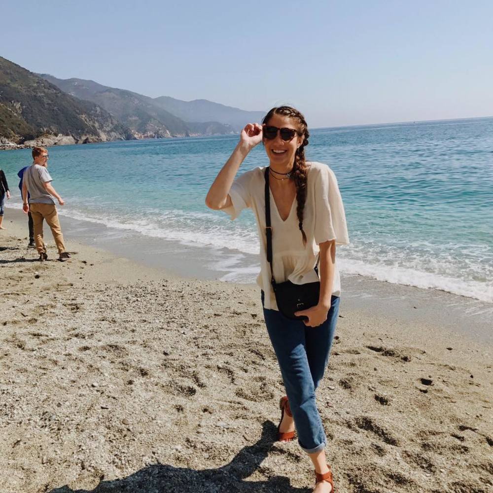 Meet your Posher, Juliett