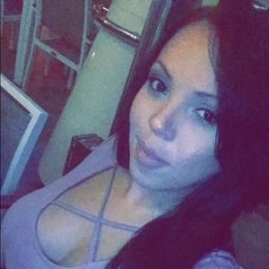 Meet your Posher, Yaima