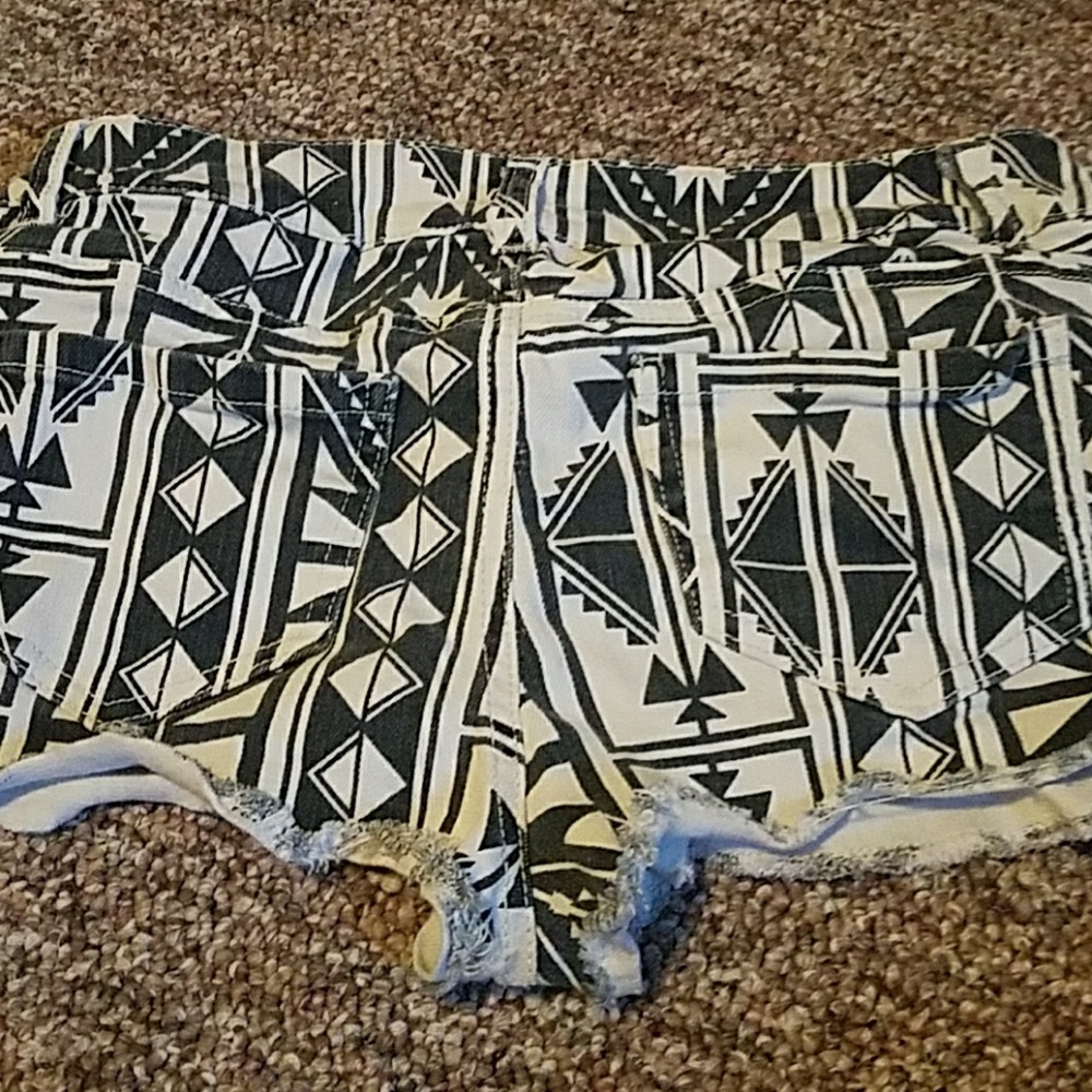 Aztec Print Shorts - Picture 4 of 4