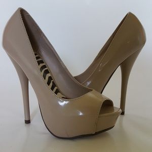 Nude Platform Peep-toe Pump