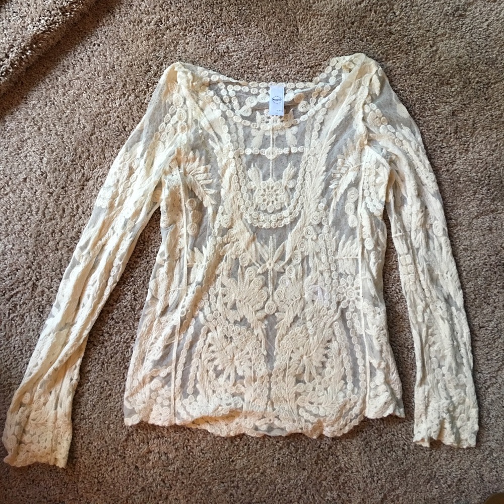 Long sleeve cream lace top