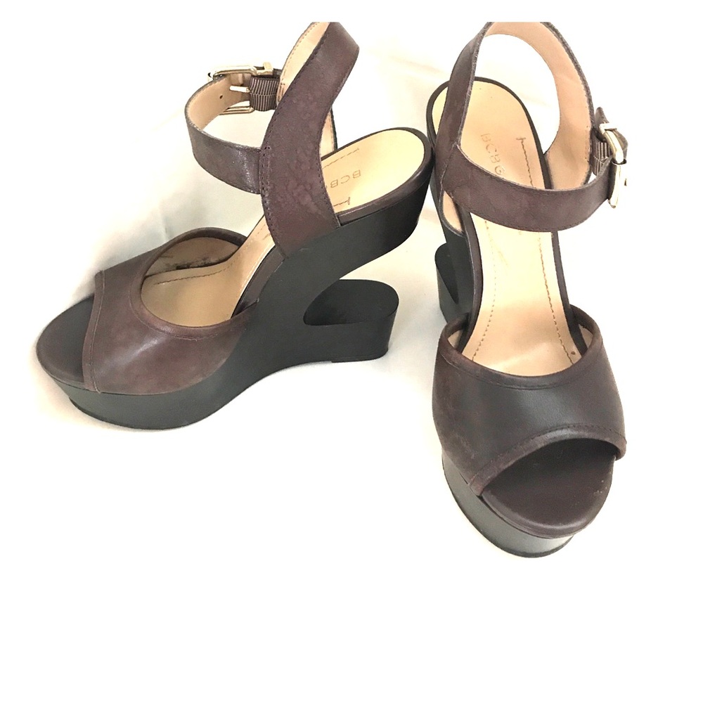 BCBG WEDGES