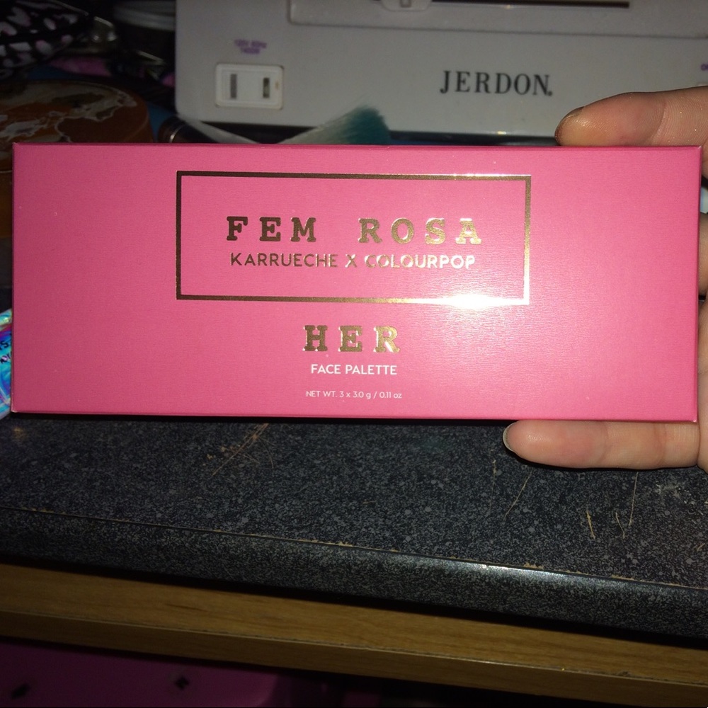 karrueche x colourpop fem rosa face palette