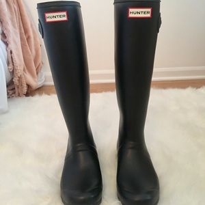 Hunter Rain Boots: Black