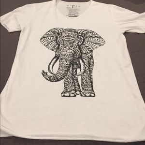Very cute printed elephant t-shirt!