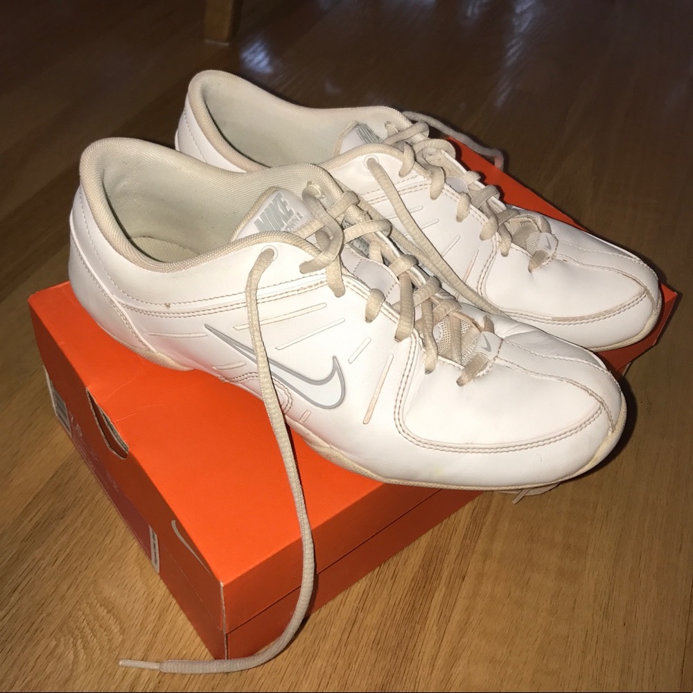 Nike cheer shoes