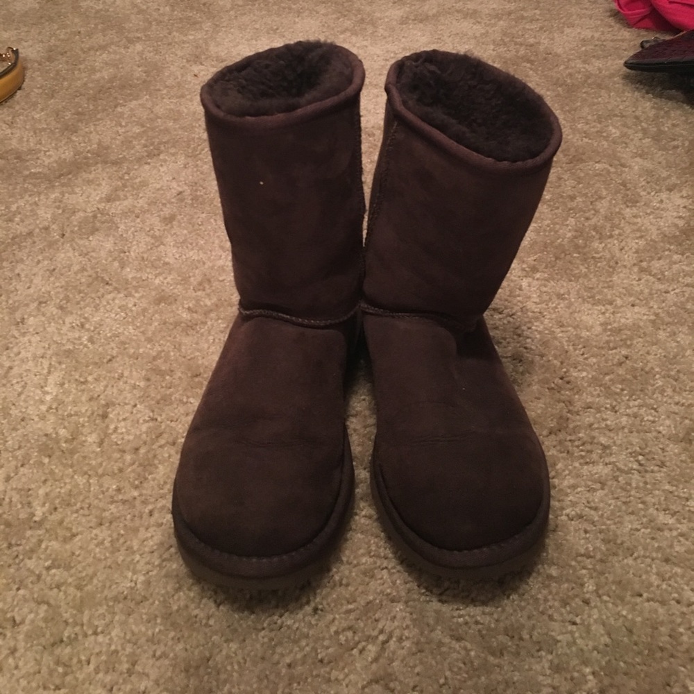 Brown short ugg boots size 5